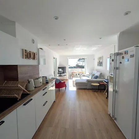 Cocon Thalassa Pieds Dans L'eau, St Aygulf Apartment